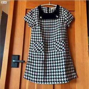 Girl Dress Size 10 (Height 54-58 in)